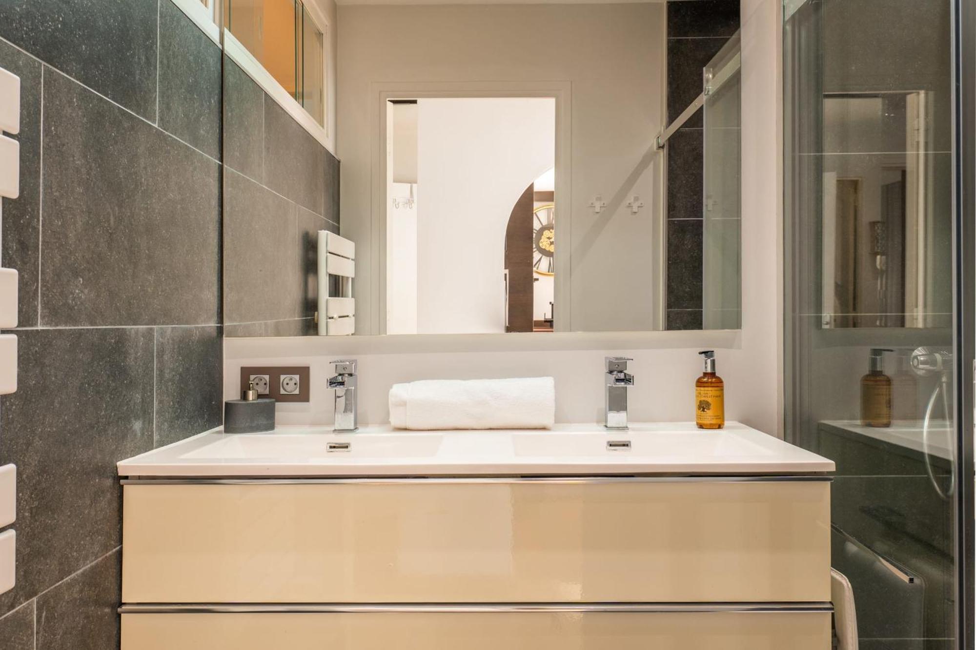 Bright 2bedroom 15min Walk To The Palais Cannes