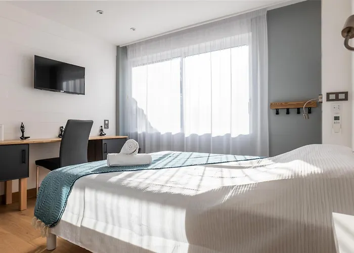 Bright 2Bedroom Apartment 15Min Walk To The Palais