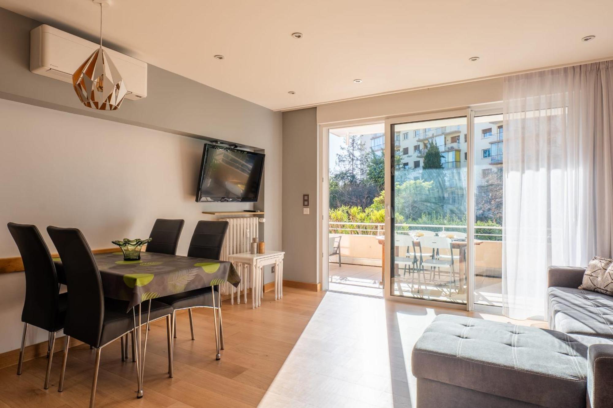 Bright 2bedroom 15min Walk To The Palais Appartement Cannes