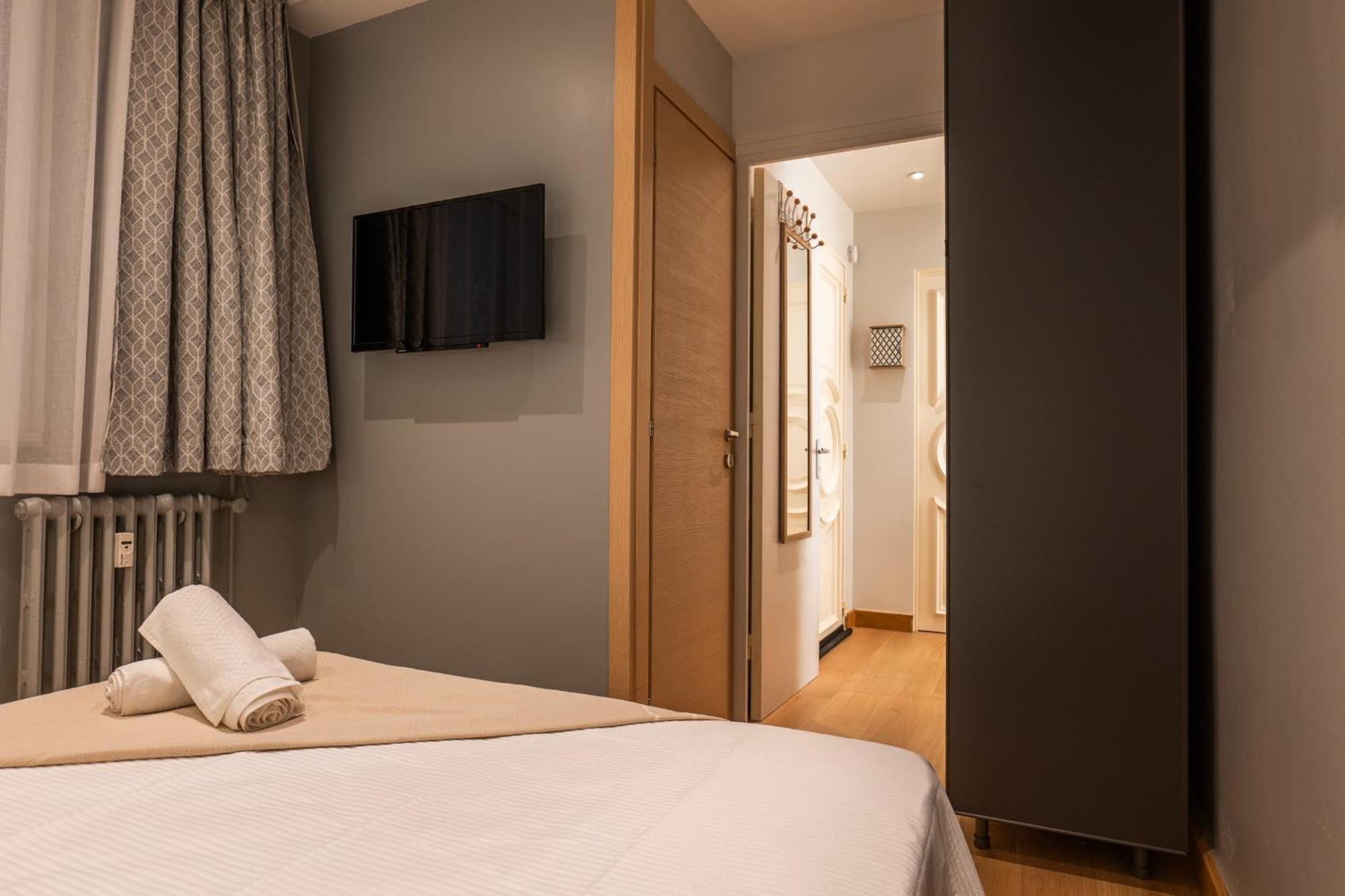 Bright 2bedroom 15min Walk To The Palais Appartement